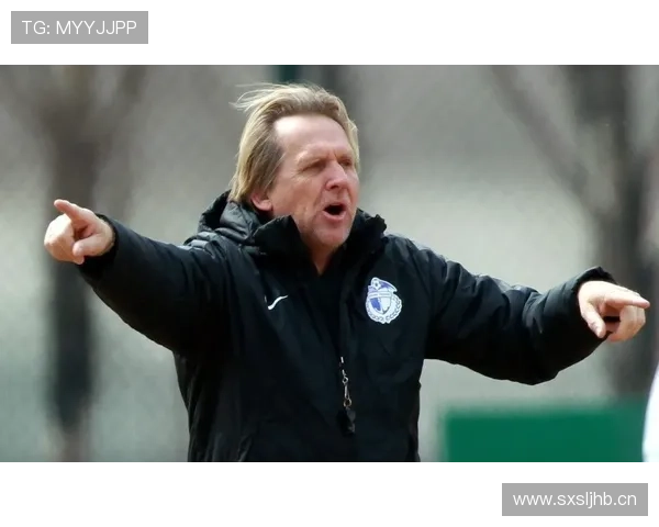 亚历克斯·摩根训练完直接拎爱马仕去接娃？