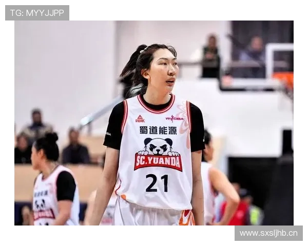 韩旭上场暴扣像巨兽，看到她手里的包我就怀疑人生